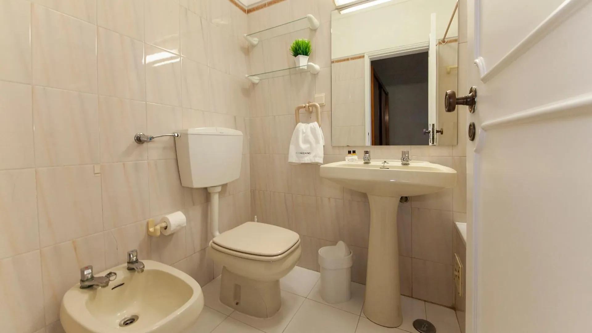 B25 - Candimar Beach Apartment Portimao Portugal